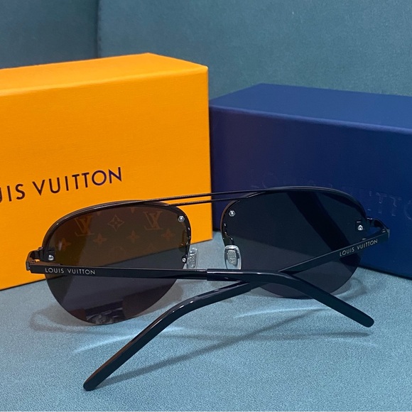 Louis Vuitton Women's Authentic Sunglasses - Picture 3 of 4